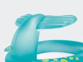 Walvis zwembad met watersproeier